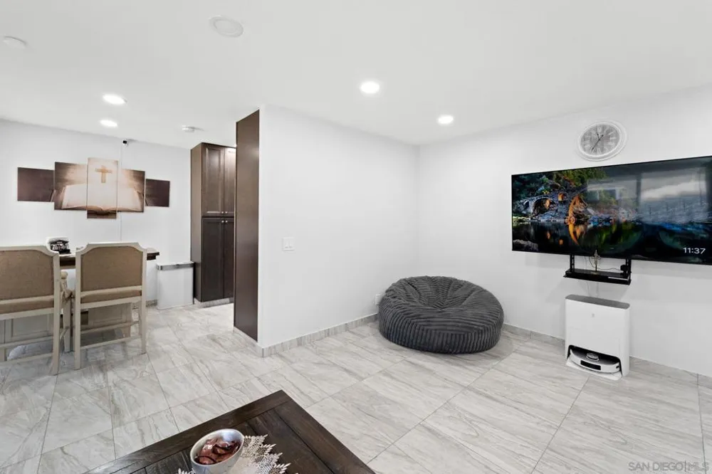 196 W Park Ave #1 El Cajon, CA 92020