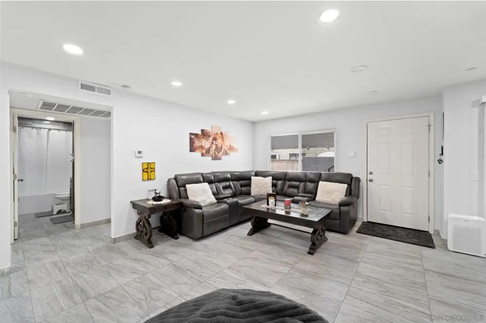 196 W Park Ave #1 El Cajon, CA 92020
