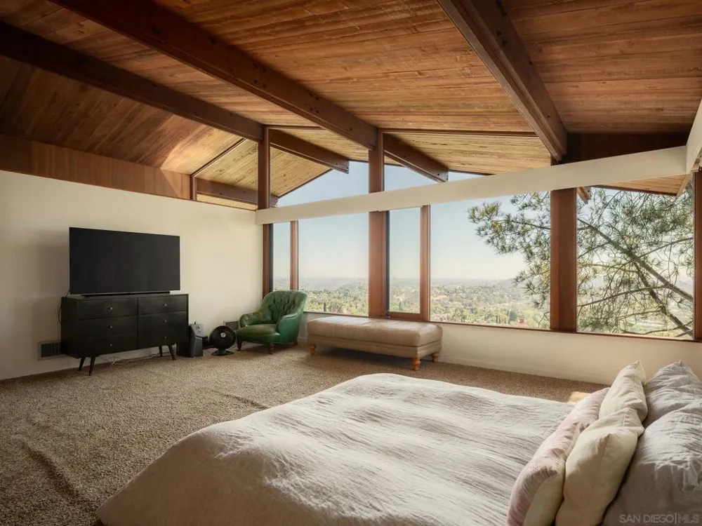 9450 Sunset Avenue La Mesa, CA 91941