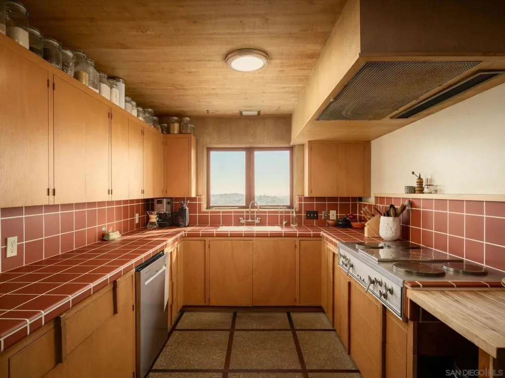 9450 Sunset Avenue La Mesa, CA 91941
