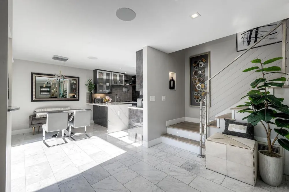 911 9Th St Coronado, CA 92118