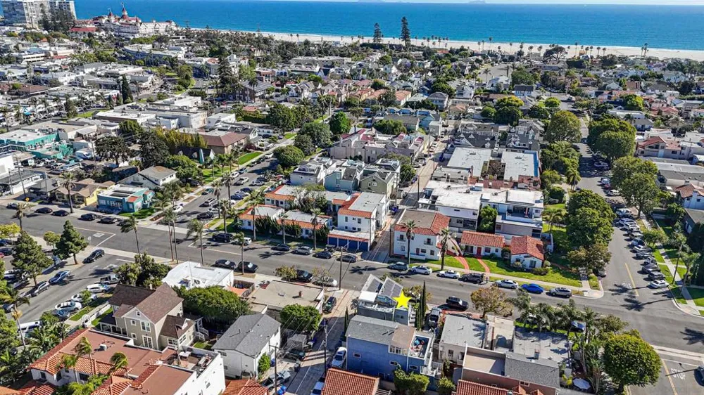 911 9Th St Coronado, CA 92118