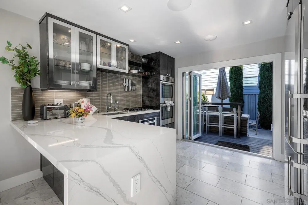 911 9Th St Coronado, CA 92118
