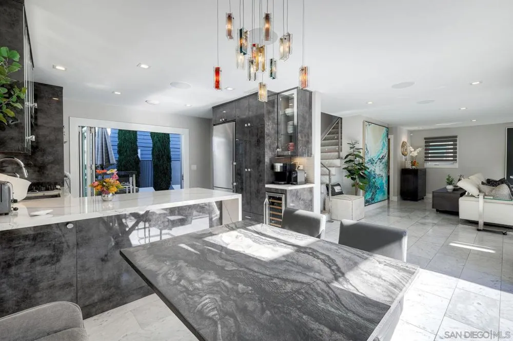 911 9Th St Coronado, CA 92118