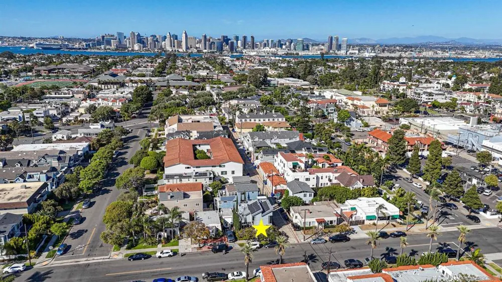 911 9Th St Coronado, CA 92118