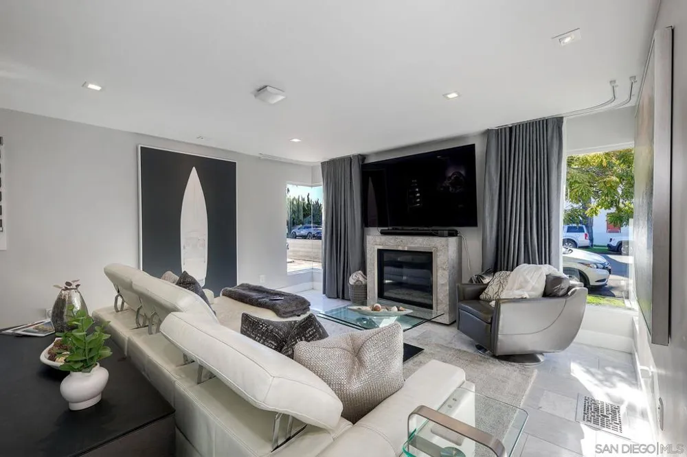 911 9Th St Coronado, CA 92118