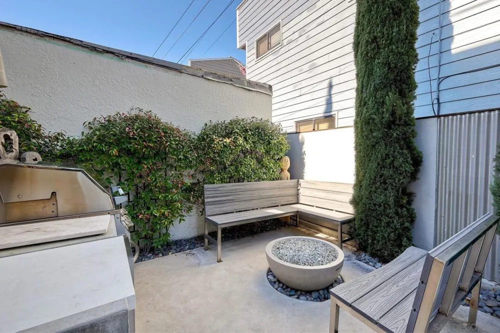 911 9Th St Coronado, CA 92118