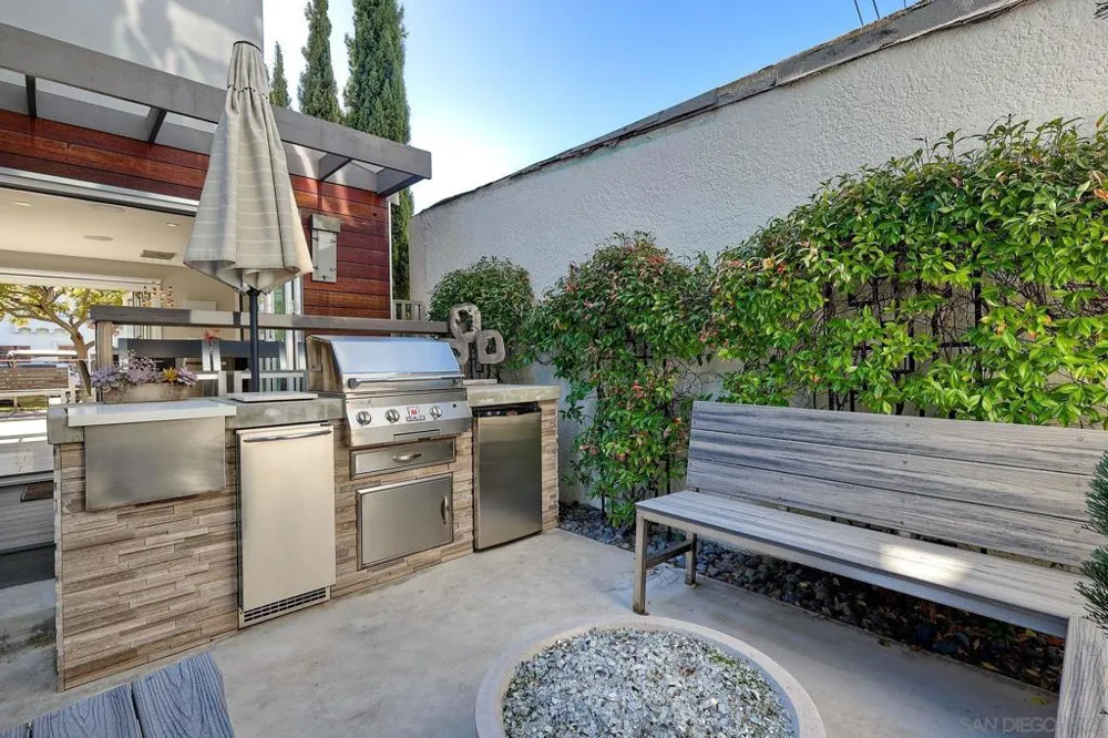 911 9Th St Coronado, CA 92118