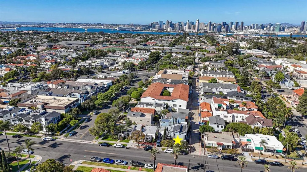 911 9Th St Coronado, CA 92118