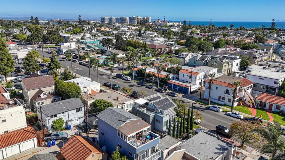 911 9Th St Coronado, CA 92118
