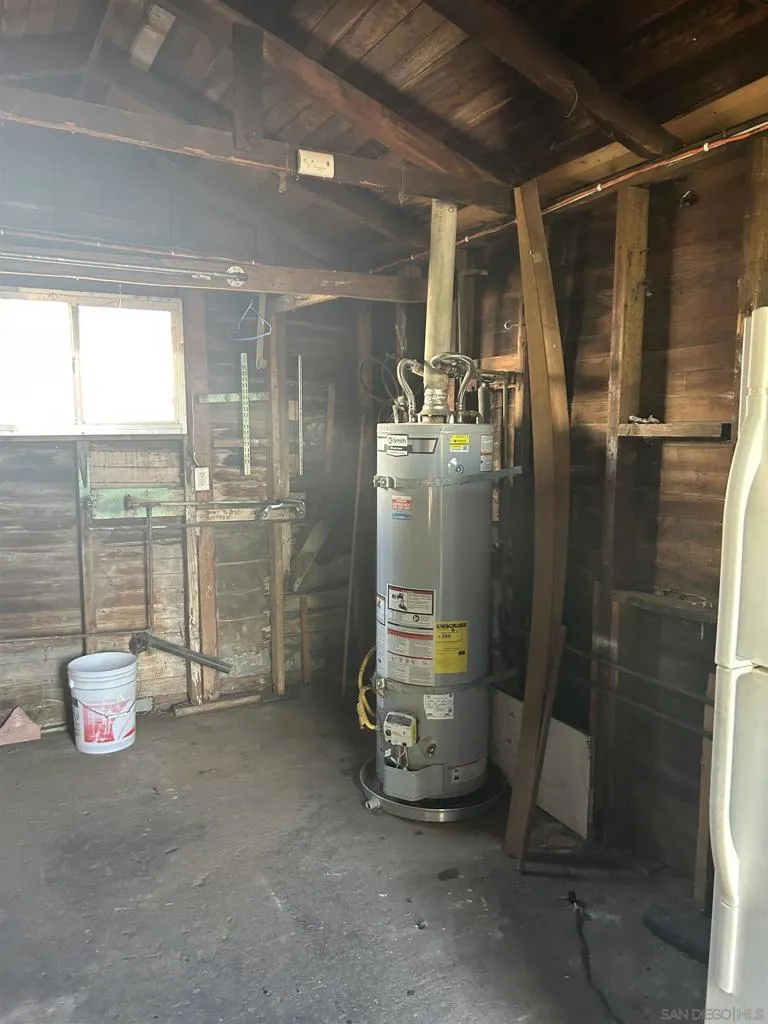 840 E 16th St National City, CA 91950