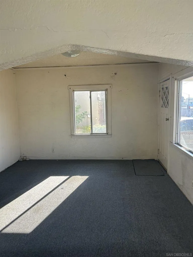 840 E 16th St National City, CA 91950