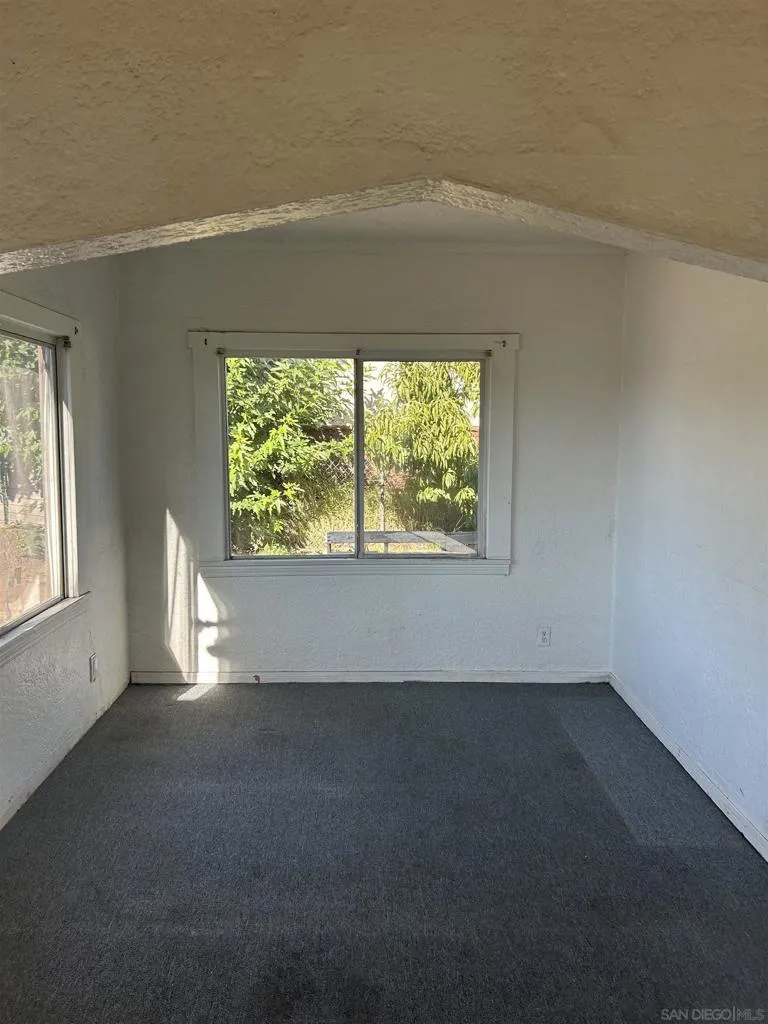 840 E 16th St National City, CA 91950