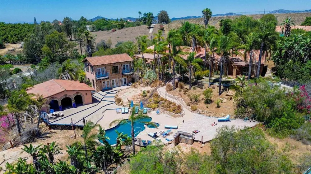 2369 Vern Dr Fallbrook, CA 92028