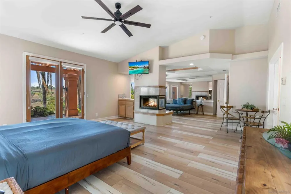 2369 Vern Dr Fallbrook, CA 92028