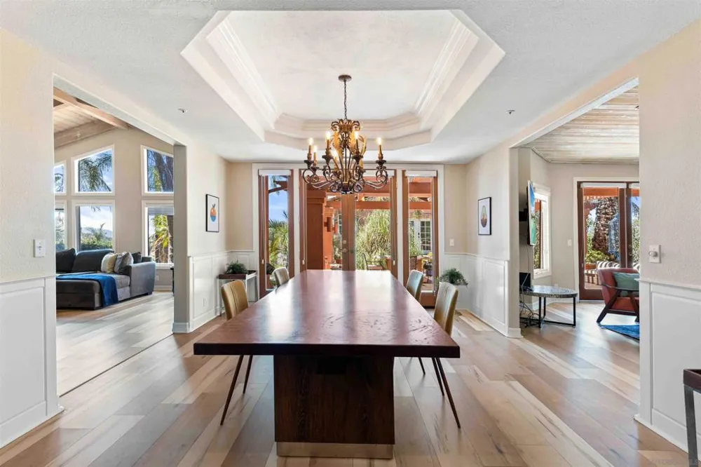 2369 Vern Dr Fallbrook, CA 92028