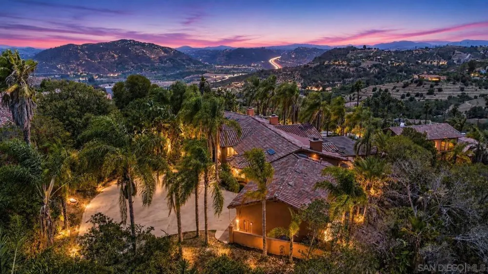 2369 Vern Dr Fallbrook, CA 92028