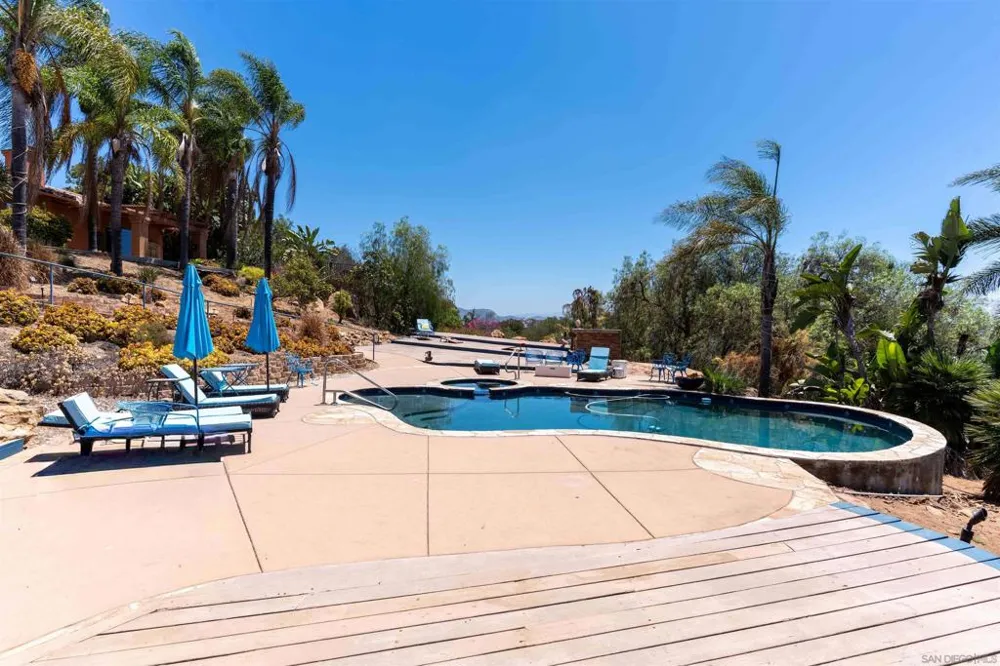 2369 Vern Dr Fallbrook, CA 92028