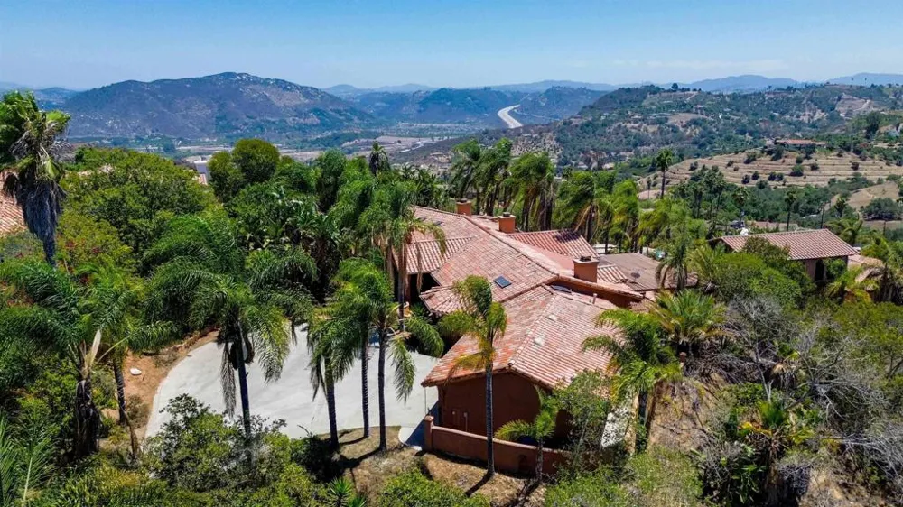2369 Vern Dr Fallbrook, CA 92028