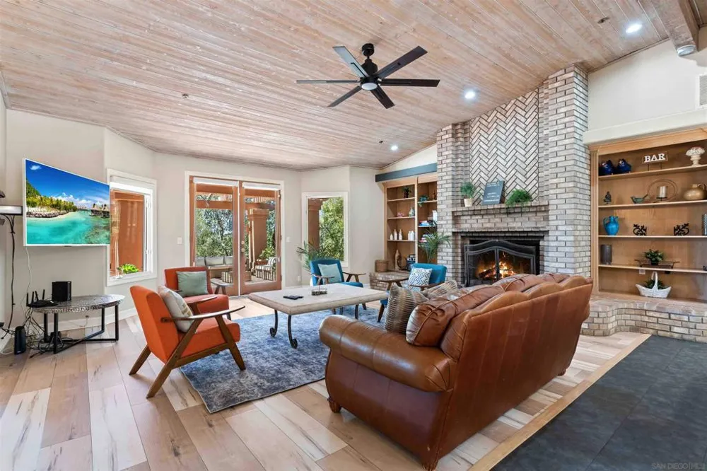 2369 Vern Dr Fallbrook, CA 92028