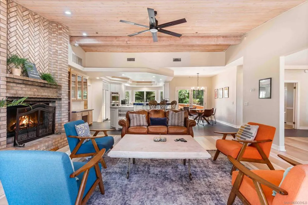 2369 Vern Dr Fallbrook, CA 92028