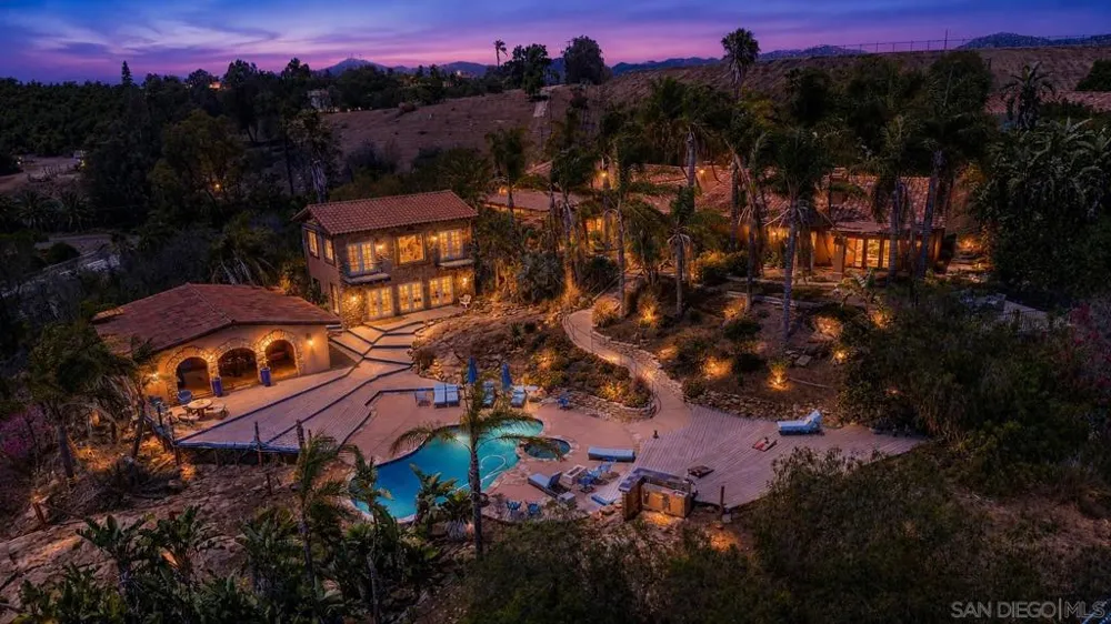 2369 Vern Dr Fallbrook, CA 92028