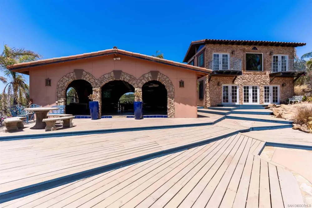 2369 Vern Dr Fallbrook, CA 92028