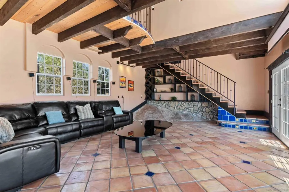 2369 Vern Dr Fallbrook, CA 92028