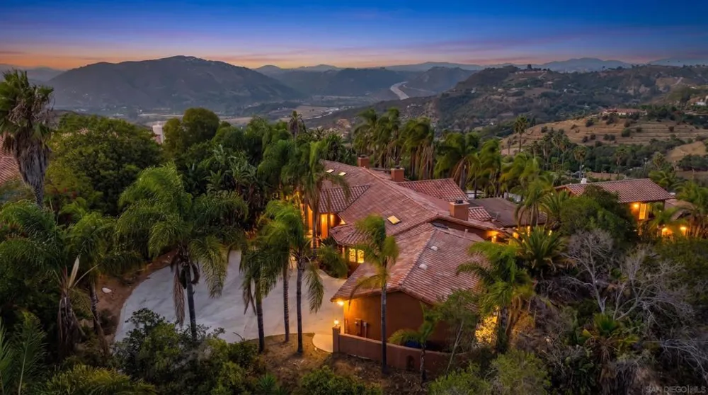 2369 Vern Dr Fallbrook, CA 92028