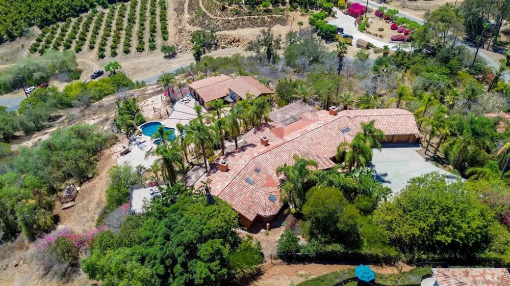 2369 Vern Dr Fallbrook, CA 92028