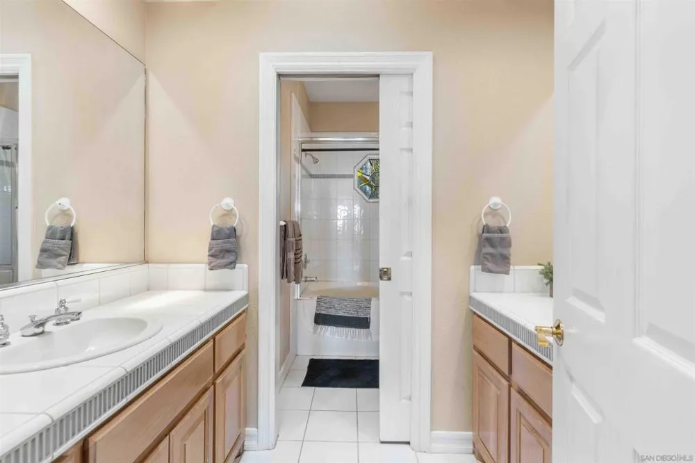 2369 Vern Dr Fallbrook, CA 92028