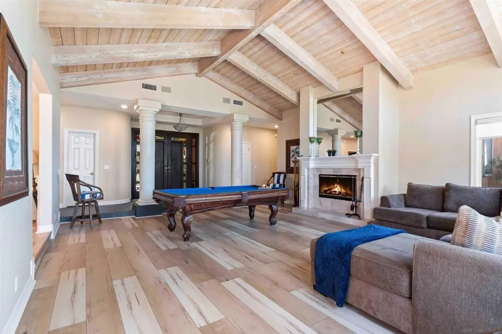 2369 Vern Dr Fallbrook, CA 92028