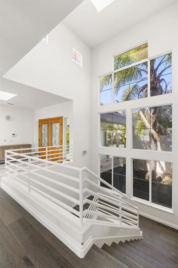 941 Avocado Pl Del Mar, CA 92014