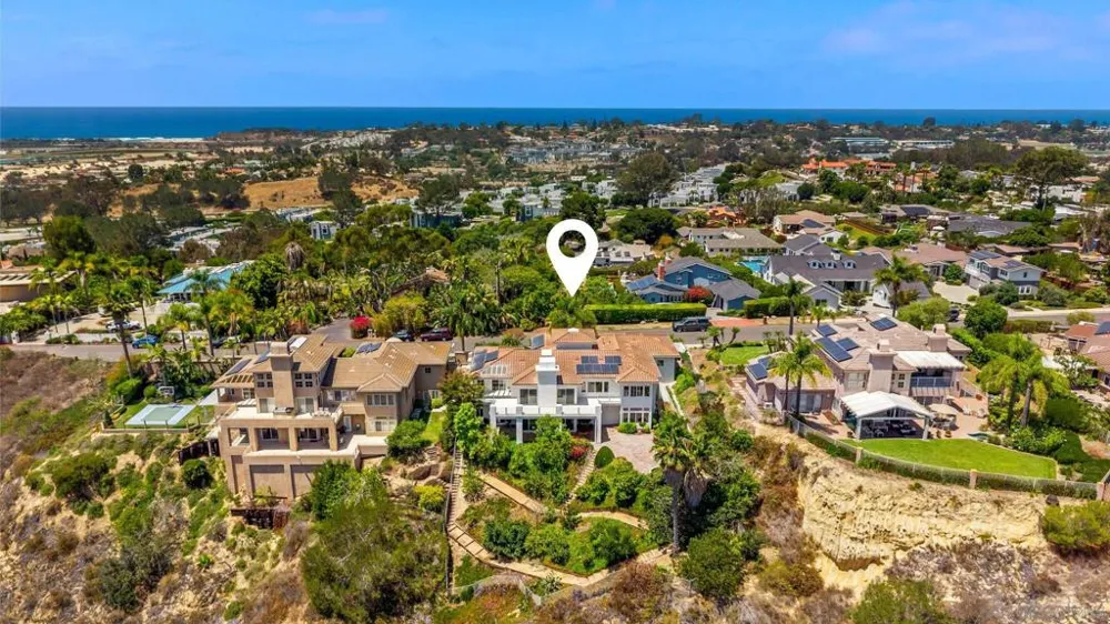 941 Avocado Pl Del Mar, CA 92014