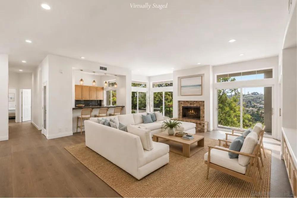 941 Avocado Pl Del Mar, CA 92014