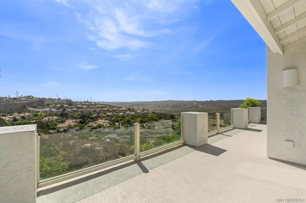 941 Avocado Pl Del Mar, CA 92014