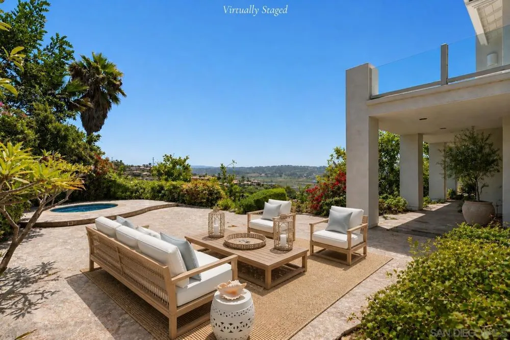 941 Avocado Pl Del Mar, CA 92014