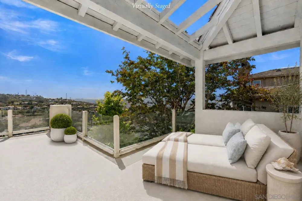 941 Avocado Pl Del Mar, CA 92014