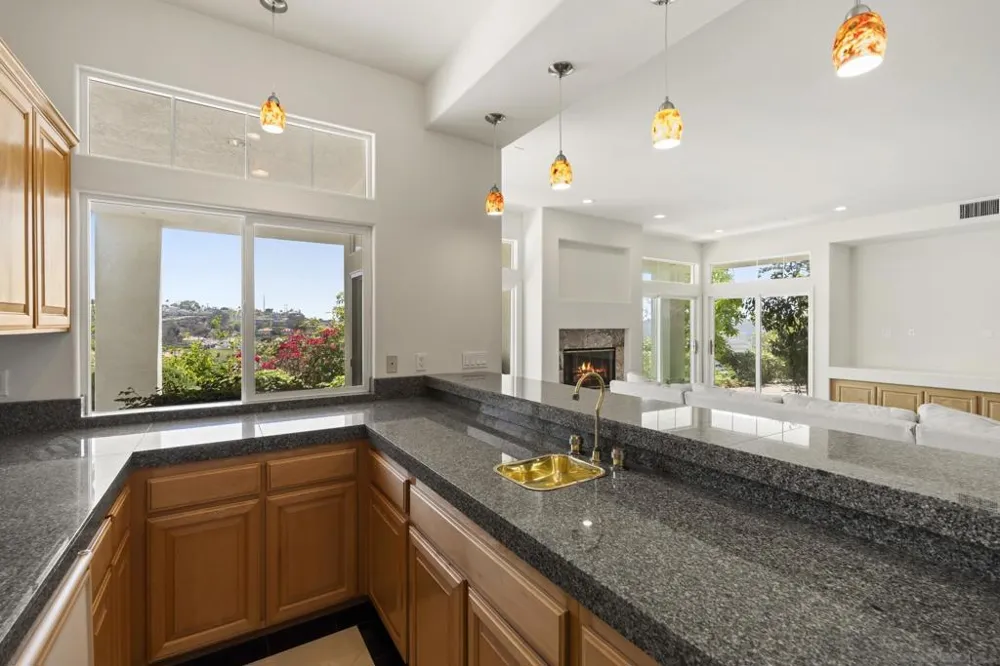 941 Avocado Pl Del Mar, CA 92014