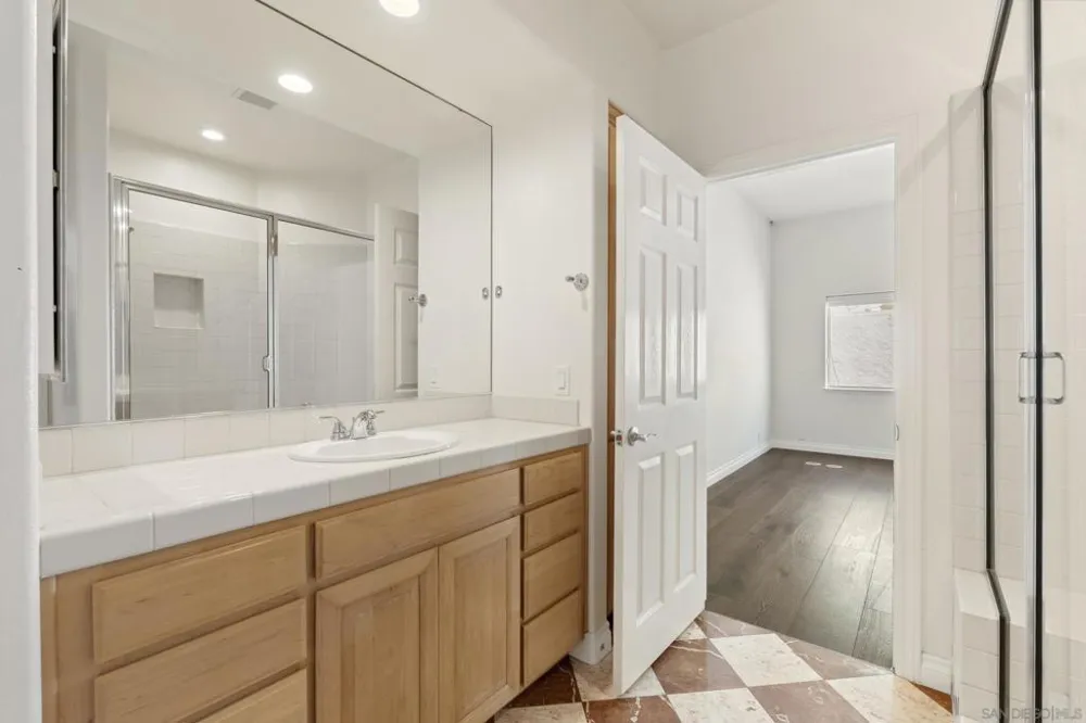 941 Avocado Pl Del Mar, CA 92014