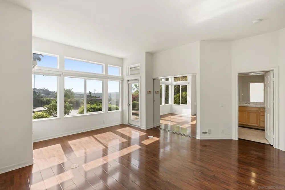 941 Avocado Pl Del Mar, CA 92014