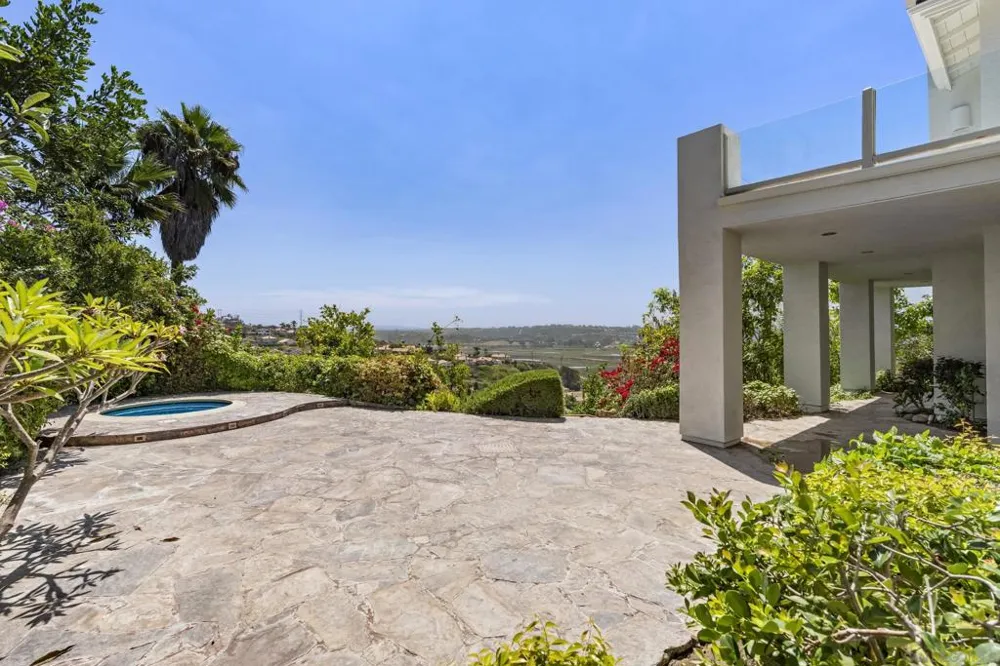 941 Avocado Pl Del Mar, CA 92014