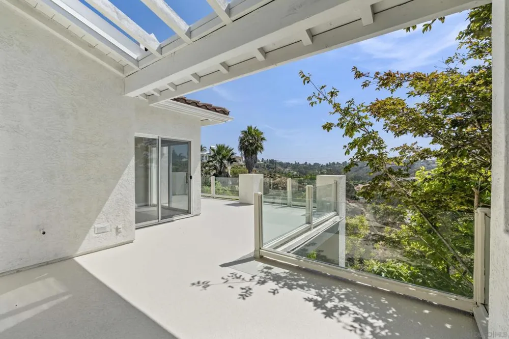 941 Avocado Pl Del Mar, CA 92014