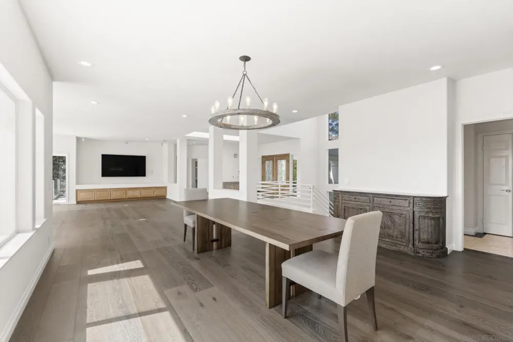 941 Avocado Pl Del Mar, CA 92014