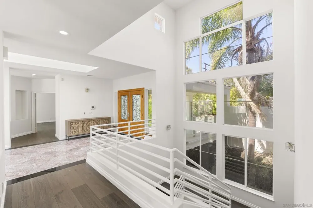 941 Avocado Pl Del Mar, CA 92014