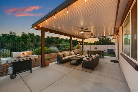 28327 Farm Creek