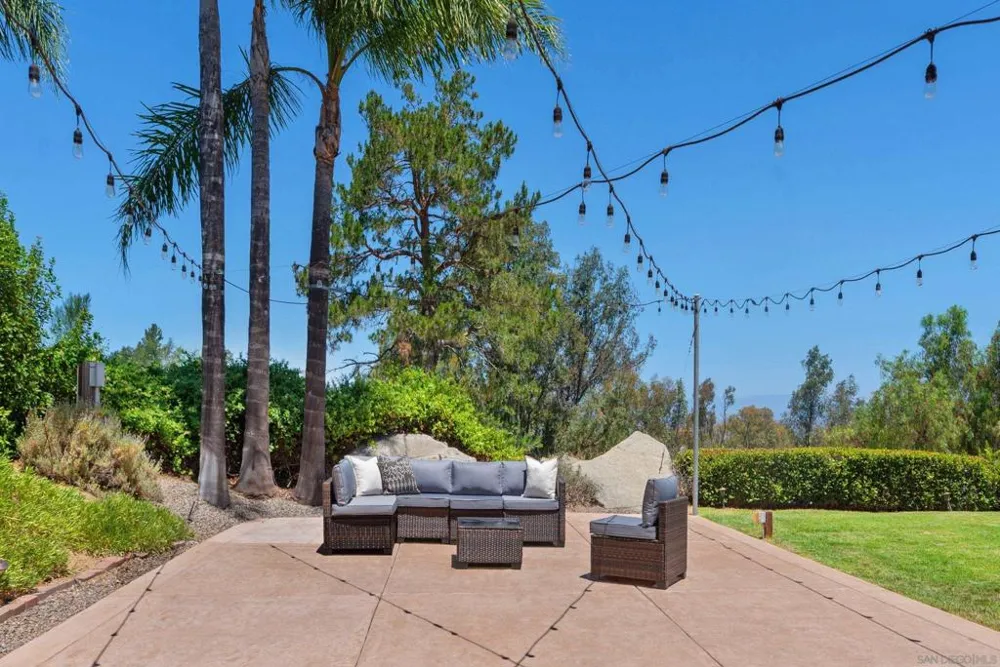 16527 Woodson Dr Ramona, CA 92065