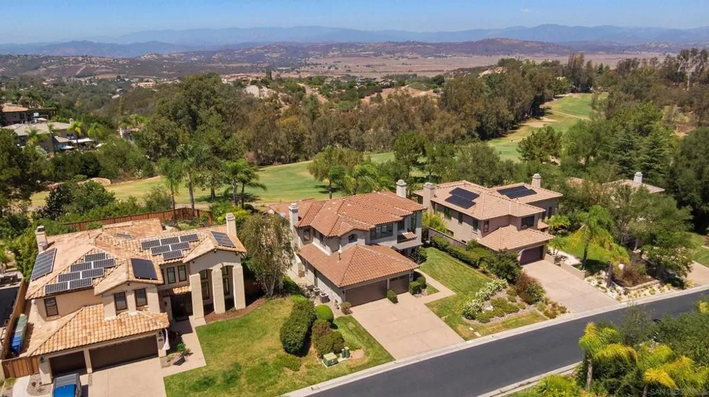 16527 Woodson Dr Ramona, CA 92065