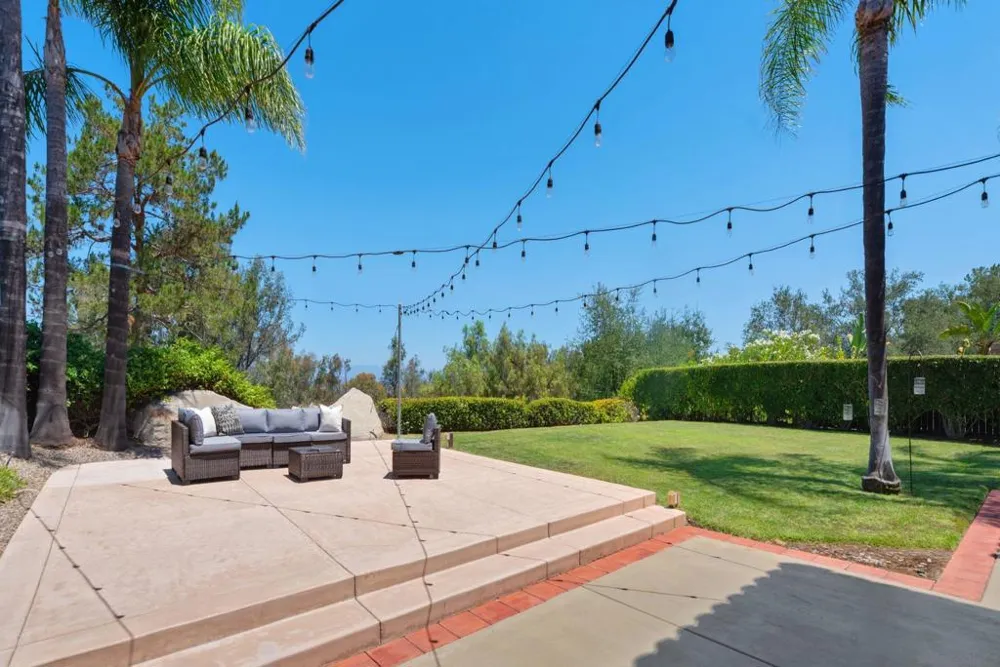 16527 Woodson Dr Ramona, CA 92065