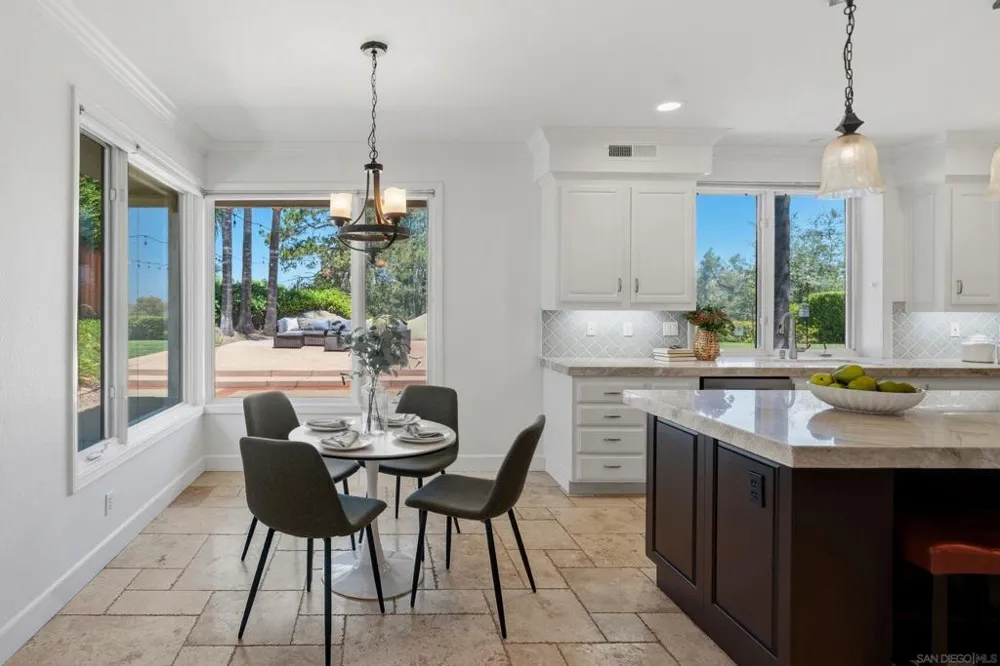 16527 Woodson Dr Ramona, CA 92065